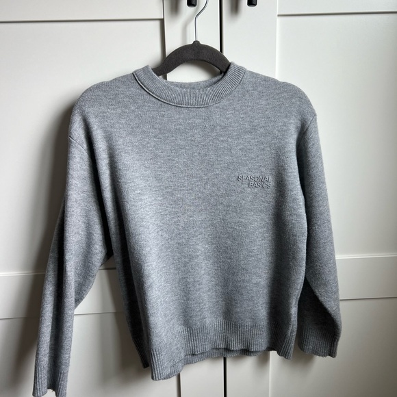 Zara Sweater - Picture 2 of 4